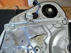 Fensterheber Fenster Heber Vorne Rechts Kia Venga 2010-2015 (82460-1P000) - Bild 1 von 5