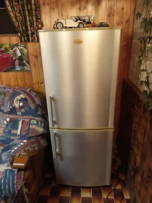 freistehender kühlschrank mit gefrierfach grau - Bild 1 von 2