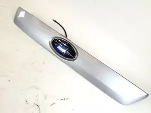 2017 - 2023 SUBARU IMPREZA REAR TAILGATE FINISH PANEL OEM - Bild 1 von 12