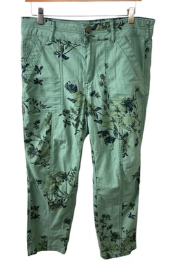 Pantalón cargo Anthropologie Pilcro The Wanderer utilitario verde floral talla 28 Foto 1 de 3