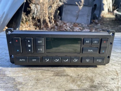 2006 Lincoln Town Car AC Heat Temperature Dual Climate Controls 6W1H-18C612-AB - Image 1 of 3