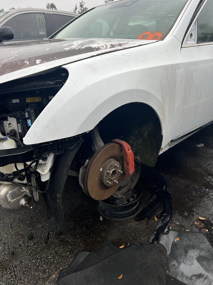 Guardabarros delantero izquierdo del lado del conductor Hyundai Equus 2011-2014 con revestimiento OEM Foto 1 de 4