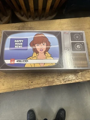 Neca Teenage Mutant Ninja Turtles April O'Neil Catwoman From Channel 6 Box Set - Image 1 of 4