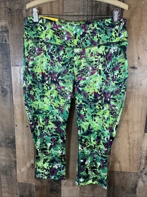 EXERTEK Women's Fitted Crop Yoga Pants Leggings Size PXL Floral Green & Black - Image 1 of 4