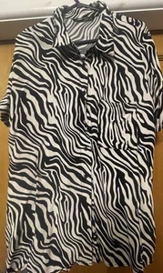 Black And White Zebra Print Short Sleeved Resort Blouse Size 16 - Picture 1 of 4