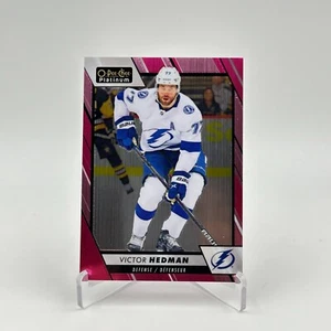 2023-24 O PEE CHEE PLATINUM MATTE PINK VICTOR HEDMAN LIGHTNING #27 - Picture 1 of 2
