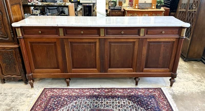 Aparador/buffet francés Luis XVI con tapa de mármol de madera de caoba Foto 1 de 4