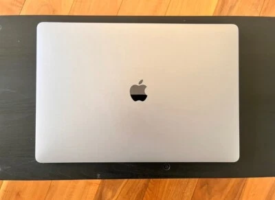 Apple MacBook Pro 16 Zoll (512GB SSD, Intel Core i7 9. Gen, 4,50GHz, 16GB)... - Bild 1 von 4