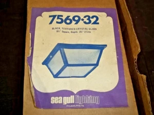Vintage Mid Century Sea Gull Lighting 7569-32 Ceiling Mount Patio Breezeway Ligh - Picture 1 of 5