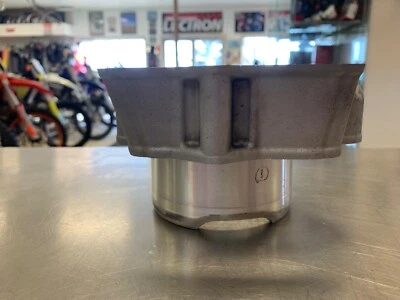 2018 KTM 350 SXF ЦИЛИНДРИЧЕСКИЙ КУВШИН - Изображение 1 из 4