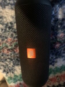JBL Flip 5 Portable Waterproof Speaker - Midnight Black
