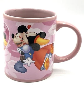 Monograma vintage Disney Mickey Mouse Minnie Kissing Int. Taza de café sin astillas - Imagen 1 de 6