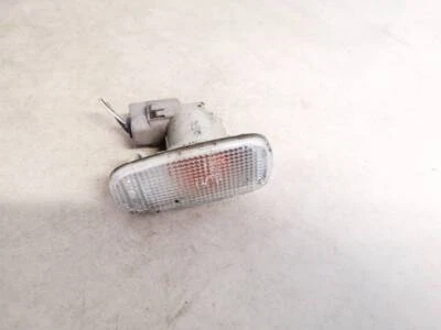 Toyota Land Cruiser 2004 repetidores laterales transparentes derecho usados, genuinos #1810364-44 Foto 1 de 4