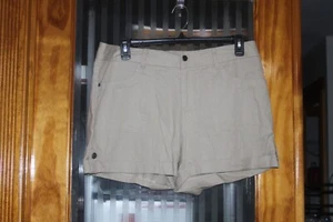SIZE 14 DAISY FUENTES PUTTY ( KHAKI) SHORTS - Picture 1 of 2
