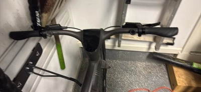 Bicicleta eléctrica de carbono Urtopia Foto 1 de 4