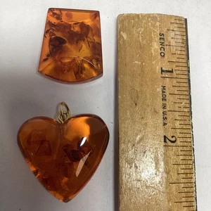 2 Pieces Vintage Amber Poland Heart & Cabochon 68 Carats  #299 - Picture 1 of 6