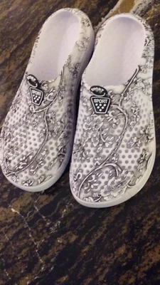 Zuecos Florales Mules Unisex Euro Talla 42 Blanco con Estampado Floral Negro y Gris Nuevo en Paquete Foto 1 de 3