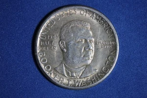 ESTATE FIND 1946 D- Booker T Washington Silver Half Dollar #K55785 - Picture 1 of 2
