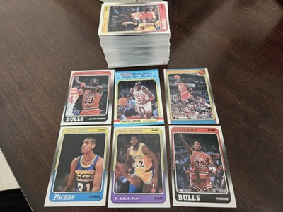 Conjunto completo de basquete Fleer 1988-89 com adesivos (132 cartões + 11 adesivos) - Imagem 1 de 3