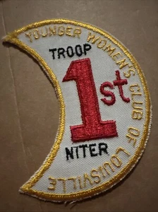 Parche YOUNGER WOMEN CLUB OF LOUISVILLE 1ST TROOP NITER Kentucky - Imagen 1 de 4