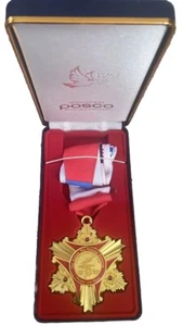 KOREAN WAR VETERANS MEMORIAL MEDAL OF GRATITUDE THANKS & HONOR MEDALLION POSCO - Picture 1 of 3