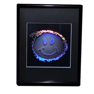 Imagen de holograma coleccionable 2D/3D de Smiley Face - EN RELIEVE - Enmarcada - Imagen 1 de 12