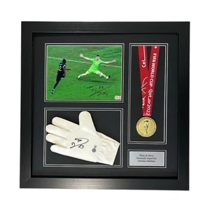 Emiliano Martinez Signed Glove Photo Framed AFTAL PROOF Argentina Aston Villa - Picture 1 of 4