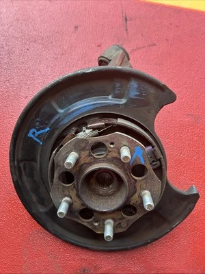 2003-2011 Honda Element Passenger Right REAR Oem Spindle Knuckle - Image 1 of 2