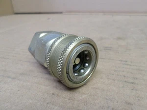 Corpo accoppiatore Snap-Tite Inc. VHC-8-8F - Foto 1 di 4