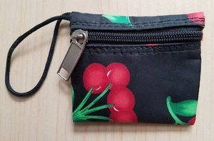 Vintage 90er schwarz/rot/grün Kirsche Obst Armband Geldbörse Stoff süß 3" - Bild 1 von 4