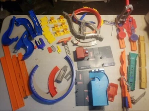 Vintage Modern MATTEL HOTWHEELS Playset Parts Assortment Lot Track Loop 40 Piece - Picture 1 of 12