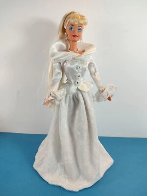 Muñeca Barbie Rubia Crystal Splendor Mattel 1995 Sin Zapatos con Soporte  Foto 1 de 4