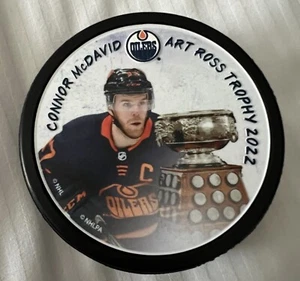 CONNOR MCDAVID EDMONTON OILERS HOCKEY PUCK ART ROSS TROPHY 2022 HOF CANADA - Bild 1 von 2