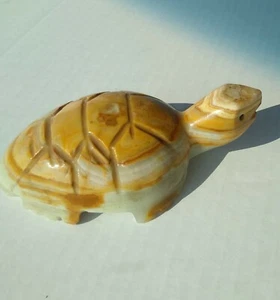 VINTAGE HAND CARVED ONYX STONE MADE IN MEXICO TURTLE ORANGE YELLOW 6'' X 3'' - Picture 1 of 9