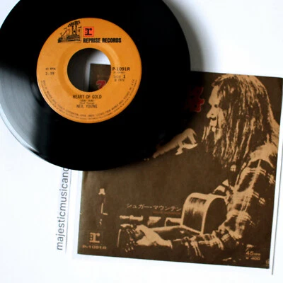 NEAR MINT 1972 ORIGINAL NEIL YOUNG HEART OF GOLD SUGAR MOUNTAIN 7" VINYL  - Image 1 of 4