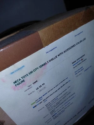 Figura Shellie (suelta) de Sin Citys. En color.  Con cuchillo y botellas. Preenvasado. Foto 1 de 3