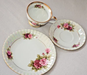 Sammeltassen Gedeck 3 teilig * alt mit Goldrand Blumen * - Bild 1 von 2