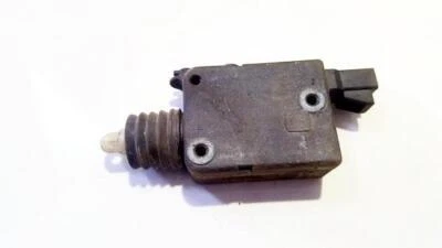 Mazda 626 1998 Central locking motor 8300003, Genuine #790222-05 - Imagem 1 de 2