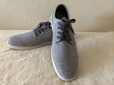NUEVO SIN ETIQUETAS-Zapatillas de lona gris y blanco Steve Madden para hombre talla 9 Foto 1 de 4