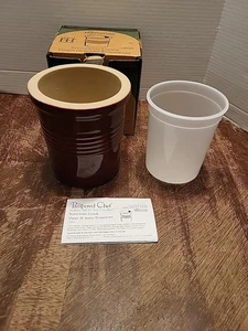 Pampered Chef New Traditions Cranberry Stoneware Crock w/Liner Box #1331 - Picture 1 of 12