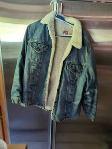 Levi's Vintage Shearling Trucker Jacket With A Little Damage On The Arm It's... - Bild 1 von 24