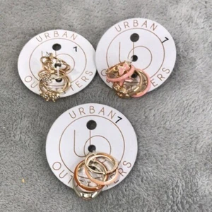 Urban Outfitter Goldtone Size 7 Rings Spring New - Picture 1 of 10