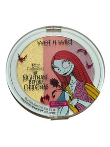 wet n wild Nightmare Before Christmas Blush Highlighter Palette Patchwork Queen - Picture 1 of 3