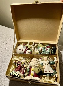 5 handgefertigte Ornamente mit Etui - Bild 1 von 9