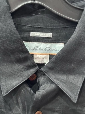 CAMISA QUIKSILVER NEGRA FLORAL AJUSTE CÓMODO MANGA CORTA ABOTONADA XL  Foto 1 de 4