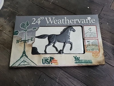 Veleta Black Horse 24" aluminio reciclado artesanal de Whitehall Limited Foto 1 de 2