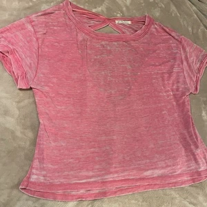 Free Poeple Viola Hot Magenta Pink Washed Open Back Keyhole T-Shirt Size Medium - Picture 1 of 8
