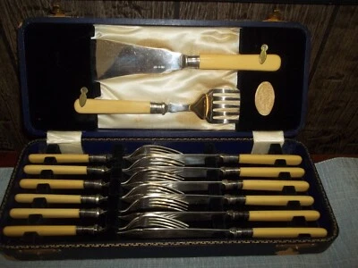 VINTAGE 14PC FISH KNIFE & FORK SERVING SET - SANDERS & CO LTD SILVERSMITHS & JEW - Image 1 of 4