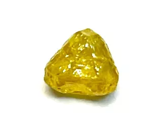 Diamante grezzo grezzo non tagliato unico 0,68 carati - Foto 1 di 3