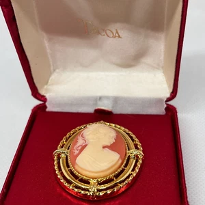 Broche prendedor ovalado vintage color coral camafeo tono dorado en caja original - Imagen 1 de 8
